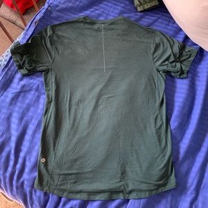 Lululemon work out tee